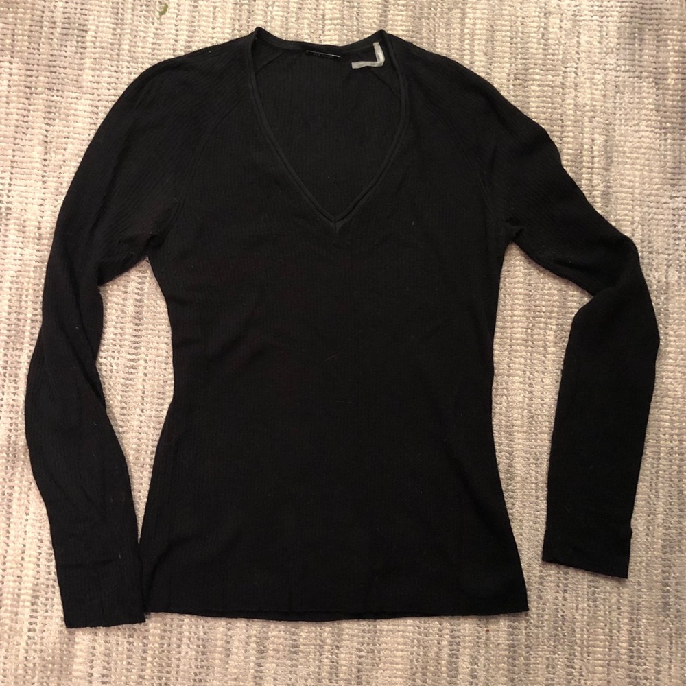 Ellie tahari v neck sweater